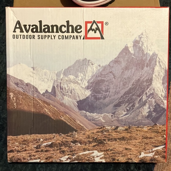 9 Little kids. Avalance snow boots. New, never worn. - Picture 2 of 9